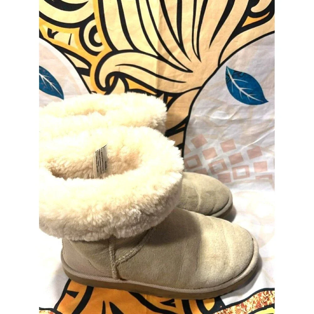 UGG Classic Short Sheepskin Boots – Style 5825 – Sand/Beige – Women’s 7